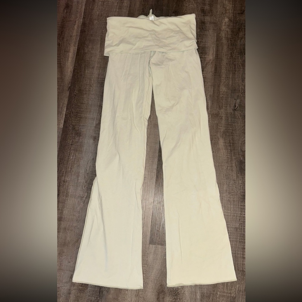 SKIMS Spearmint Flare Leggings